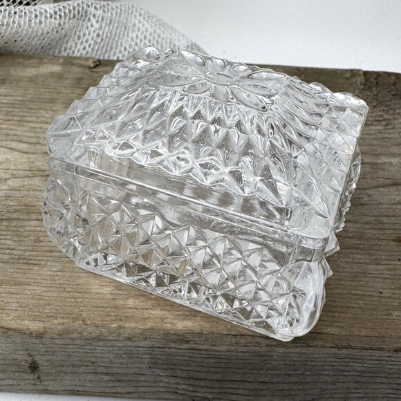 Vintage Sparkling Crystal Clear Diamond Cut Trinket Box With Lid - Picture 1 of 7